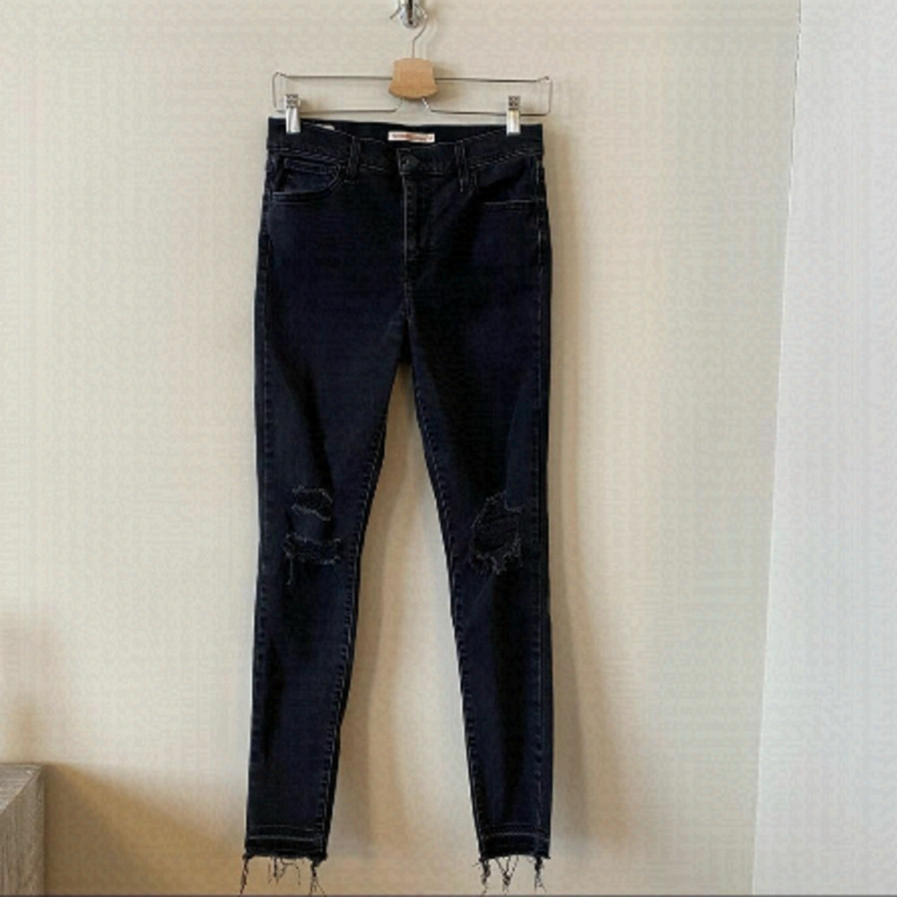 Levi’s x Aritiza - 720 High Rise Super Skinny Distressed Knee Jeans (Size:27)